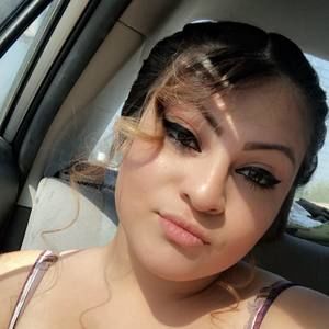 Meet your Posher, Dennise